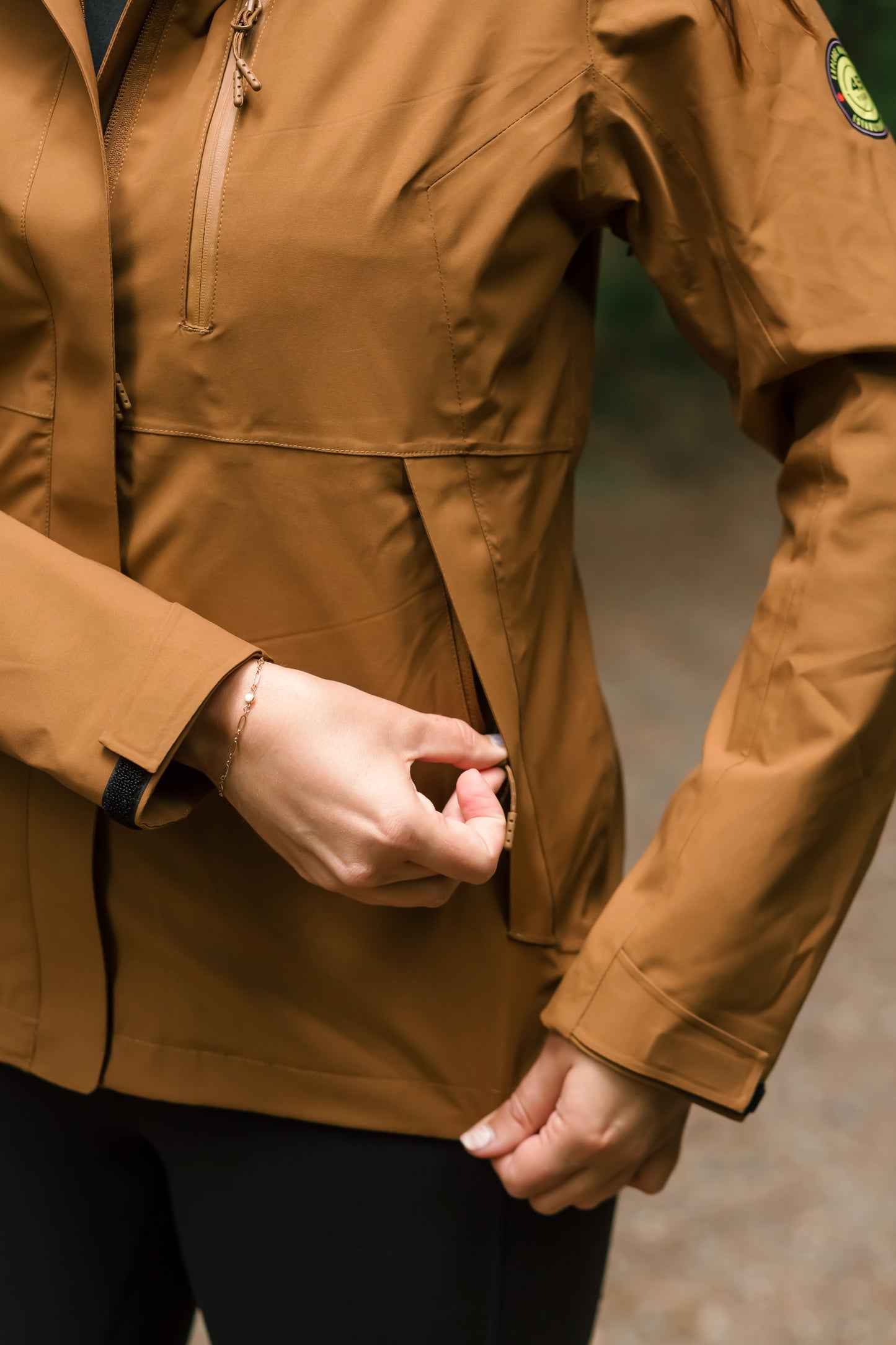 Women's Chinook Shell — Explore Magazine Edition